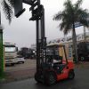 xe nâng kẹp gạch