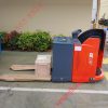 xe nâng tay điện thấp heli 2 tấn