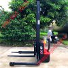 xe nâng tay điện cao nâng pallet 2 mặt