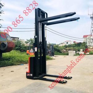 giá xe nâng điện dắt lái 1.5 tấn