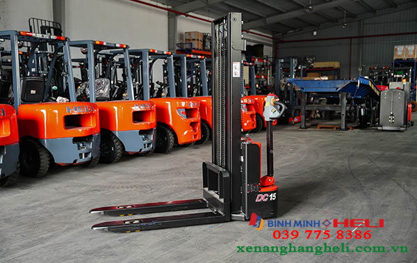 Xe Nâng Tay điện Cao Dắt Lái Cdd15j